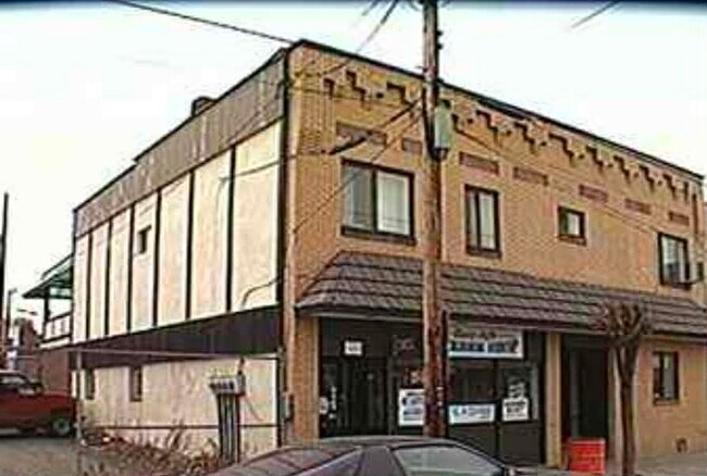 Foto del edificio - 424 Waddell Ave