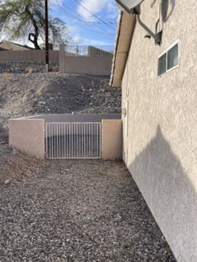 Building Photo - Welcome to 3215 Thundercloud Drive