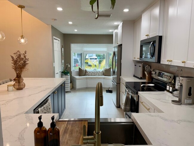 Foto del edificio - 14415 SW 142nd Ct