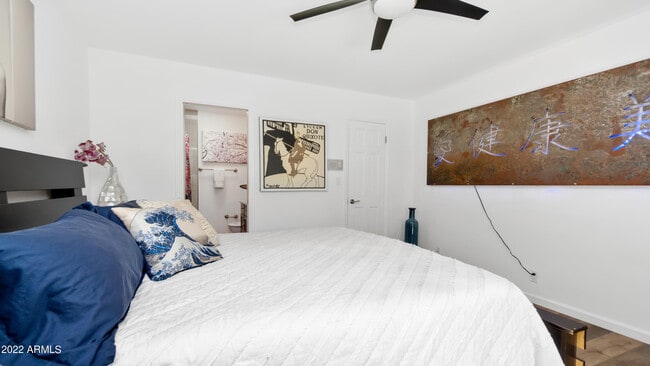 Building Photo - 1220 E Encantada Pl