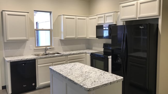 Building Photo - MUST SEE!!! Brand New 3 Bed 2 Bath Duplex in Chisholm School District!