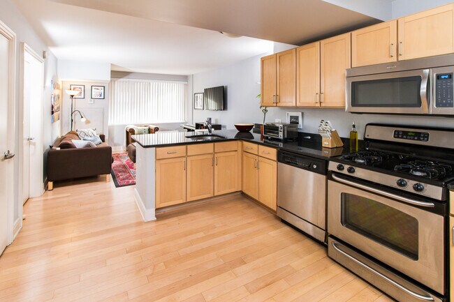 spacious kitchen - 800 4th St SW