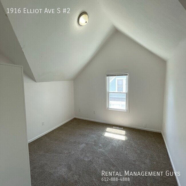 Foto del edificio - 1916 Elliot Ave