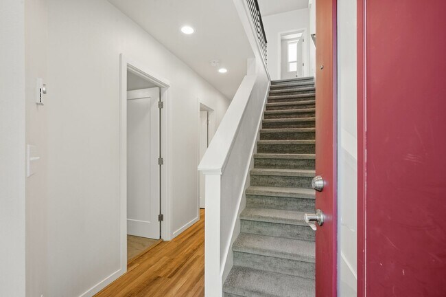 Foto del edificio - 1548 1546 62nd Ave