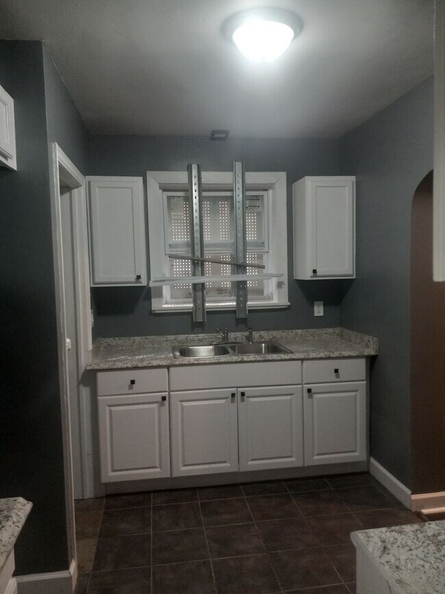 Foto del edificio - Section 8 Ready: 4-Bedroom 2-Bathroom