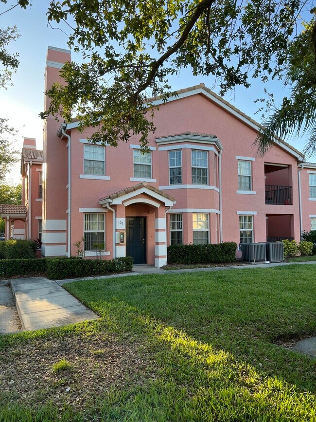 Building Photo - 156 SW Peacock Blvd