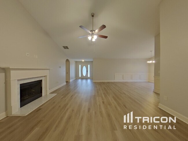 Building Photo - 507 Embassy Walk