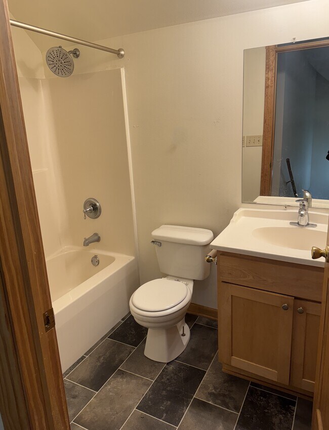 Foto del edificio - 2188 S Robinson Ave