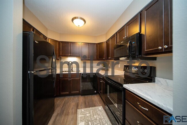 Foto del edificio - 617 N Lewis Ave