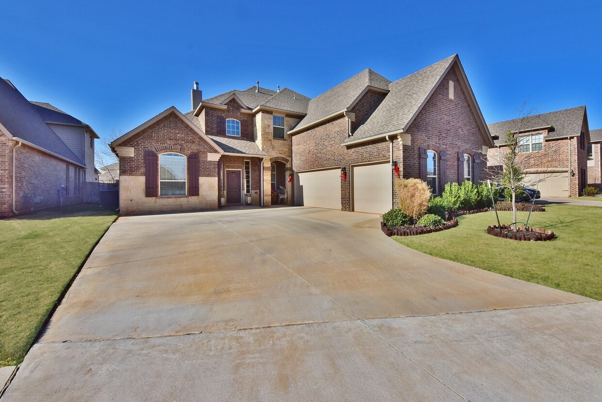 Foto principal - Super Clean-Built in 2014-Deer Creek Schoo...