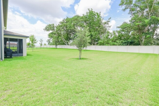 Building Photo - 9841 Cabernet Ave