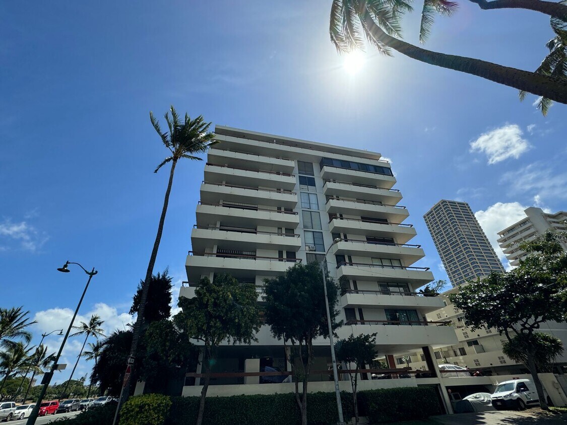 Primary Photo - 2BR/2BA/1PK in Waikiki