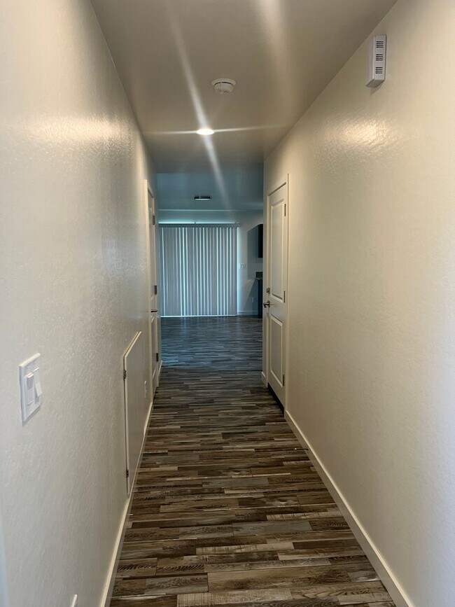 Building Photo - ***3 BEDROOM/2.5 BATHROOM IN PRESCOTT VALLEY***