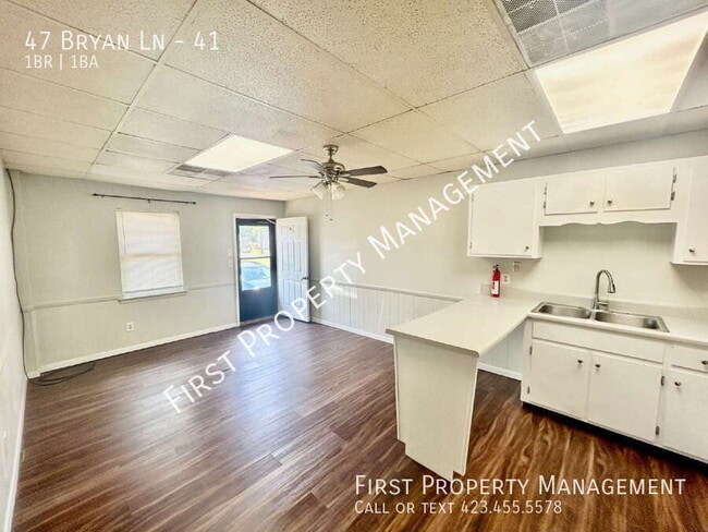 Foto del edificio - 47 Bryan Ln