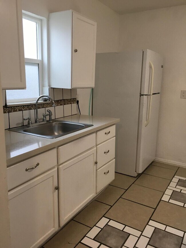 Foto del edificio - COMING SOON!!