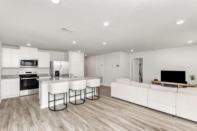 Building Photo - 3418 Phoenix Ct