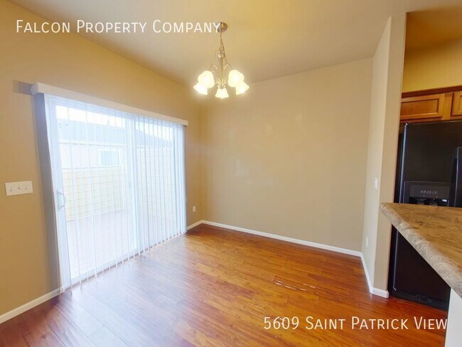 Foto del edificio - Lovely Townhome in Dublin Terrace! - Lease...
