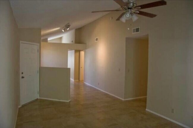 Building Photo - 1328 W Rosewood Ct