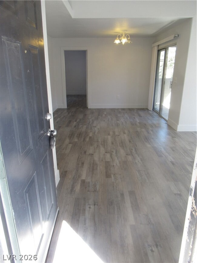 Building Photo - 555 E Silverado Ranch Blvd