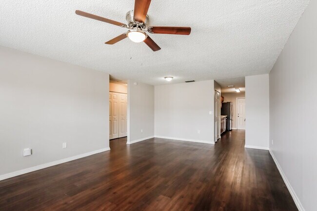 Foto del edificio - 18221 NW 40th Ct