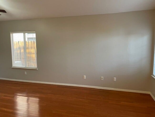 Building Photo - 3025 Starside Dr