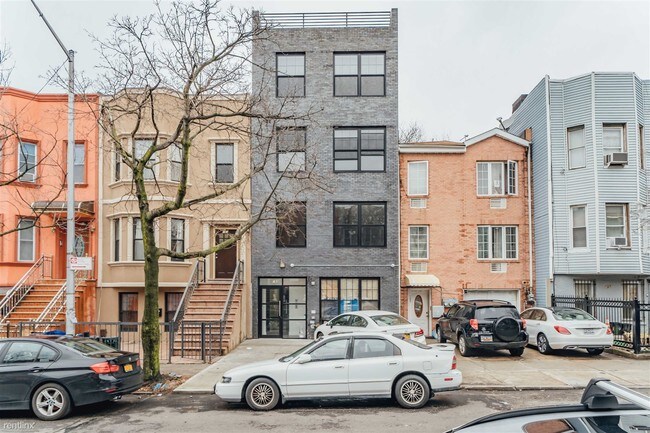 Foto del edificio - 183 Covert St