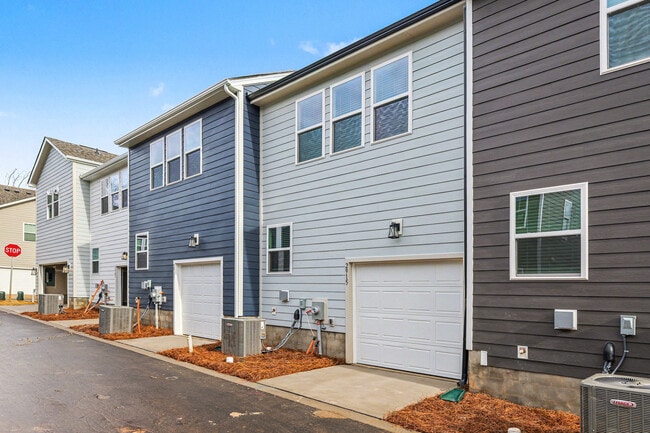 Foto del edificio - 2915 Herringbone Rd