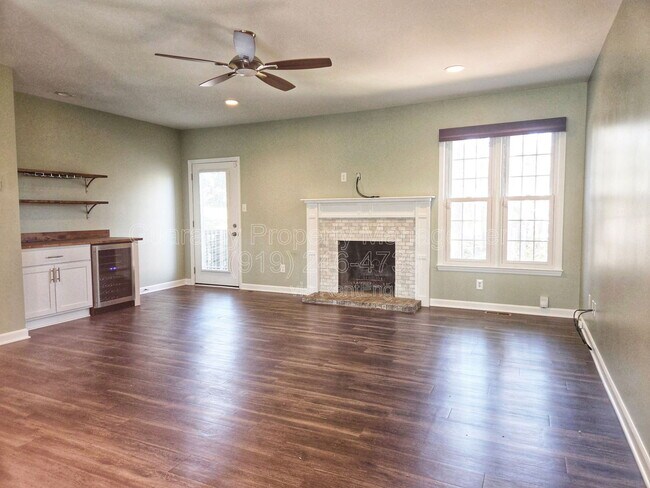 Building Photo - 6241 Waterside Ln