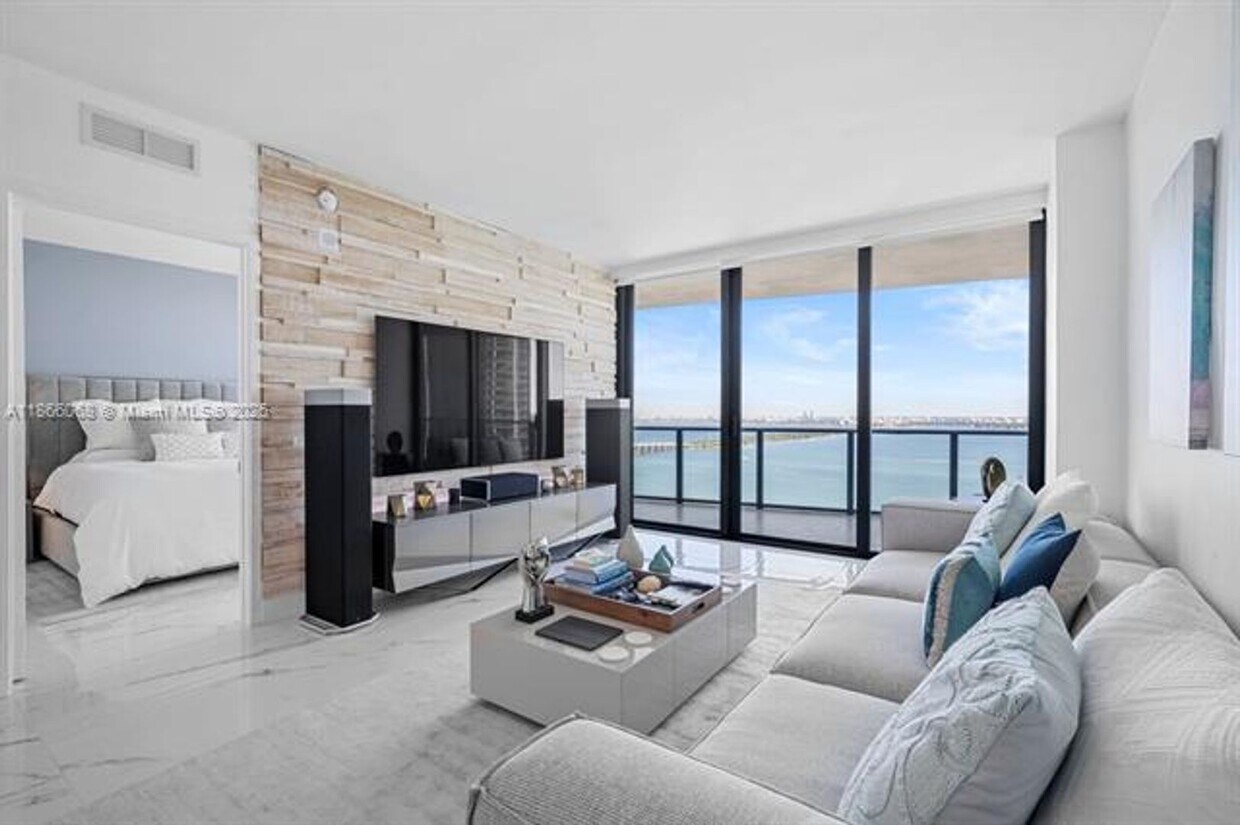 Foto principal - 81 NW 44th St