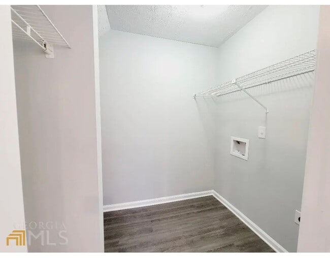 Foto del edificio - 5496 Clover Rise Ln