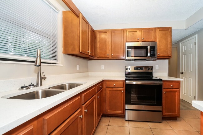 Building Photo - 6904 Cherbourg Ave S