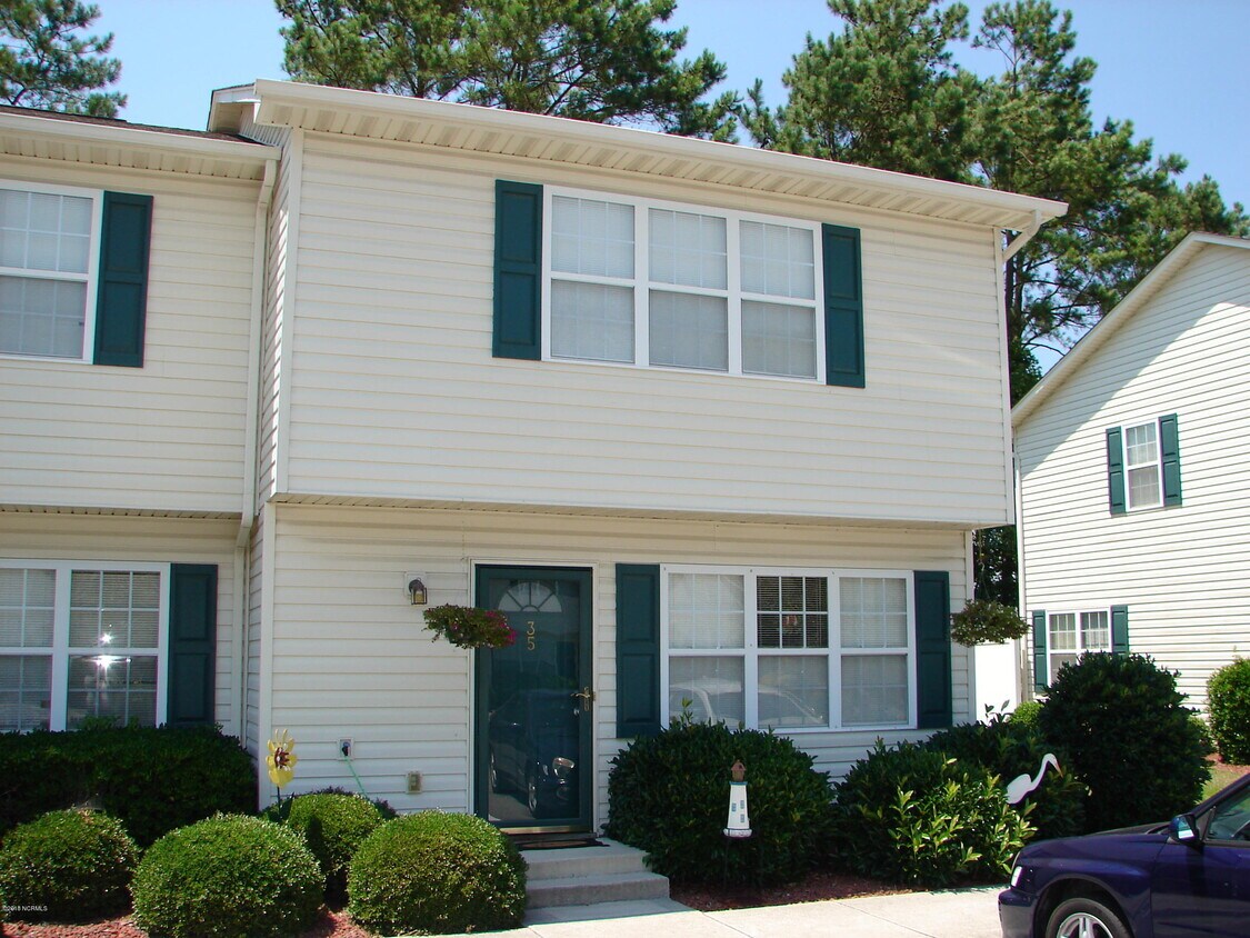 Building Photo - 35 Pirates Cove Dr