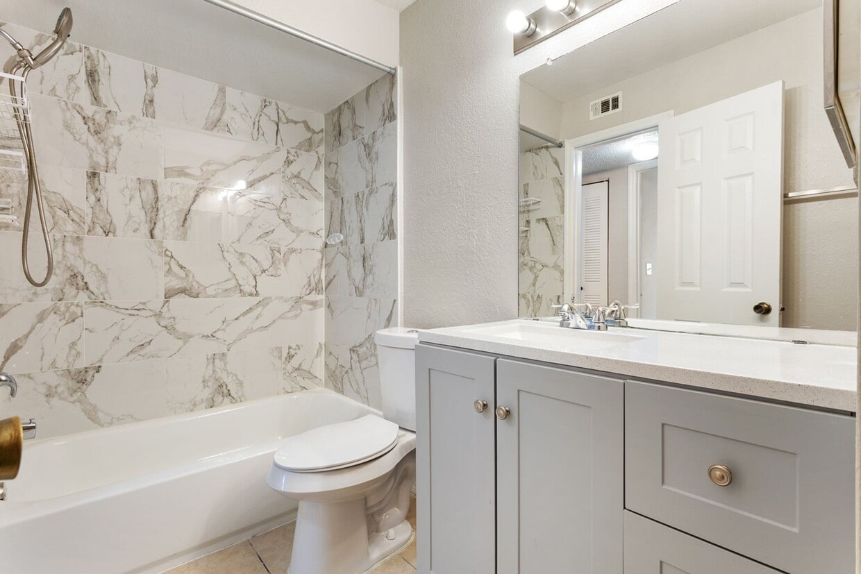 Venetian Place - 833 - Venetian Place -  833