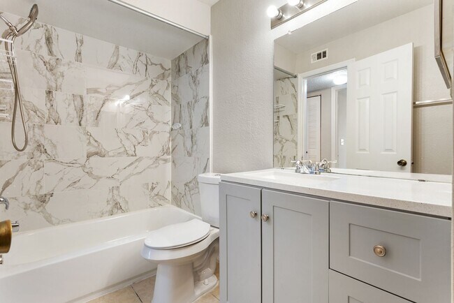 Foto del edificio - Venetian Place -  833