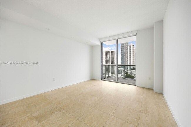 Foto del edificio - 333 NE 24th St