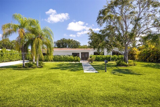 Building Photo - 8401 SW 142nd St