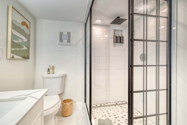 Building Photo - 2818 Rose Hill St