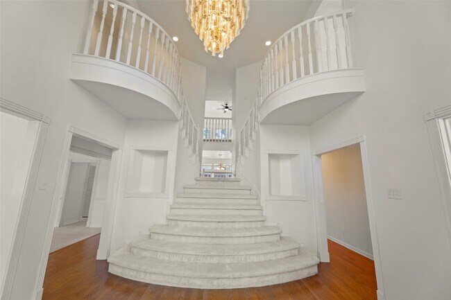 Foto del edificio - 15510 Misty Hollow Dr