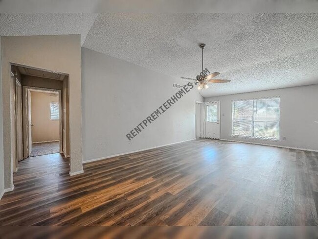 Building Photo - 5210 Russelville Rd