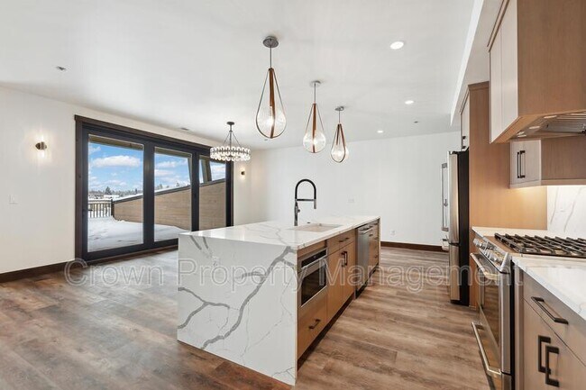 Foto del edificio - 313 Akers Ln