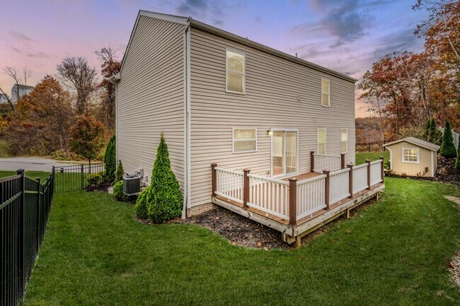Foto del edificio - 263 Foxwood Rd