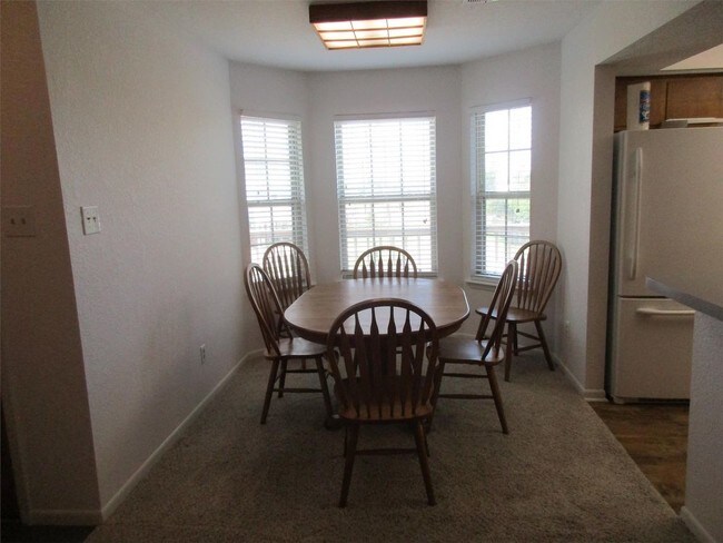 Building Photo - 4042 Laguna Shores Rd