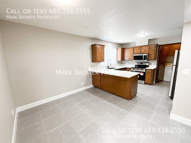 Building Photo - 2044 S Don Carlos