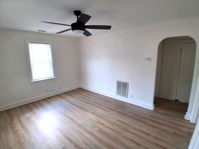 Foto del edificio - Newly Renovated One Bedroom Apartment in S...