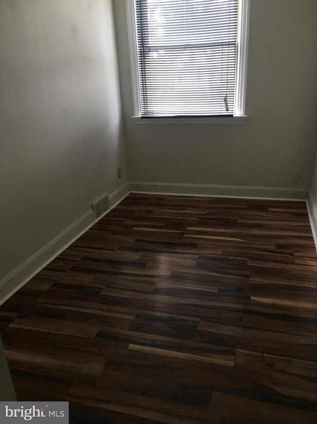 Foto del edificio - 7220 Rutland St