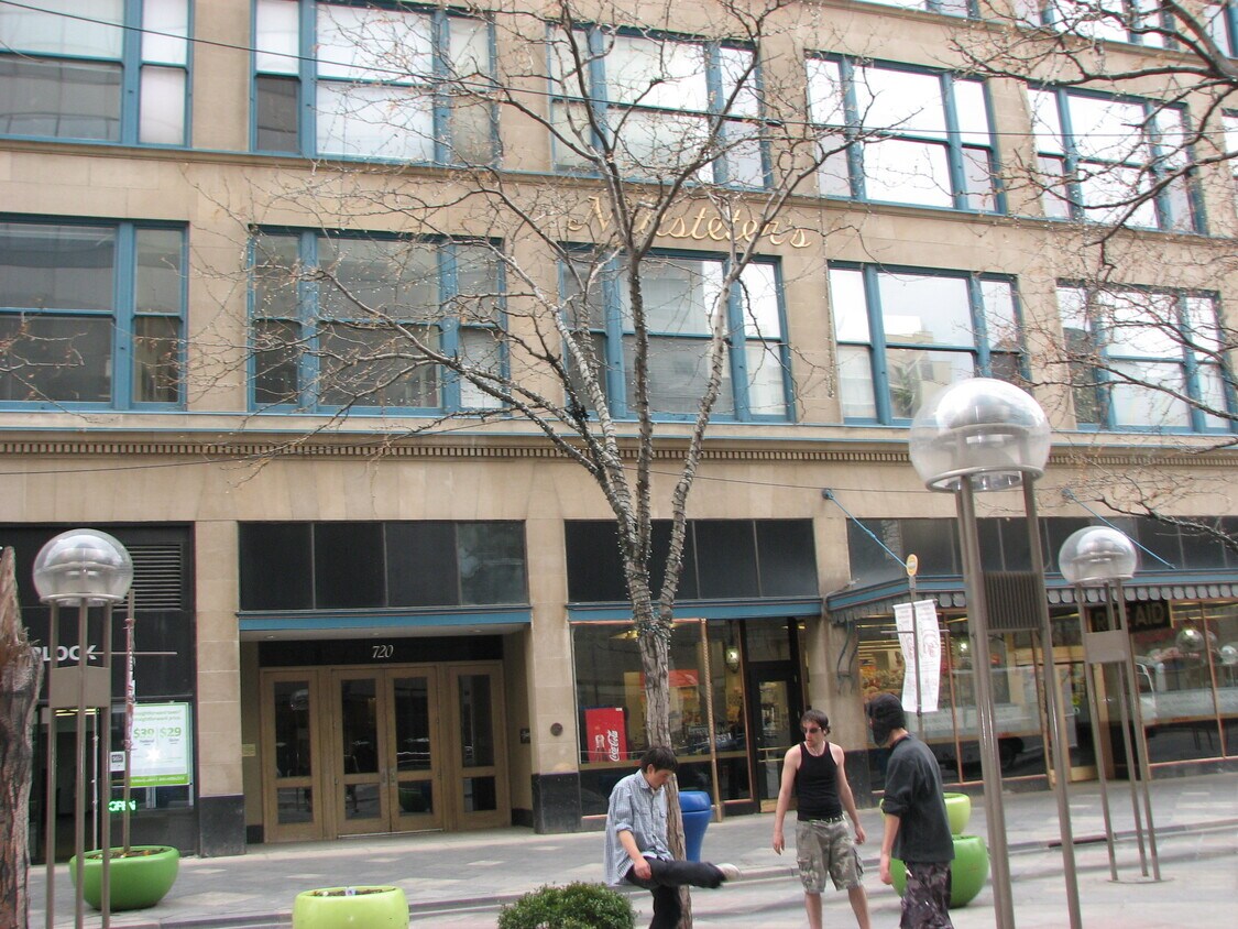 Primary Photo - 720 16th St