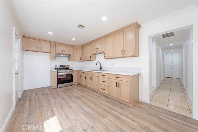 Foto principal - 10203 Imperial Ave
