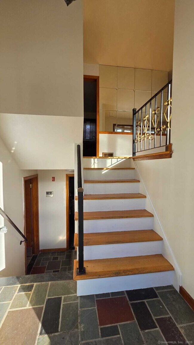 Building Photo - 127 Ursini Dr