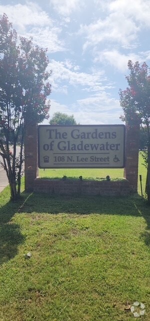 Building Photo - The Gardens of Gladewater