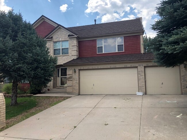 Photo - District 12 Schools 5 bedrooms home!